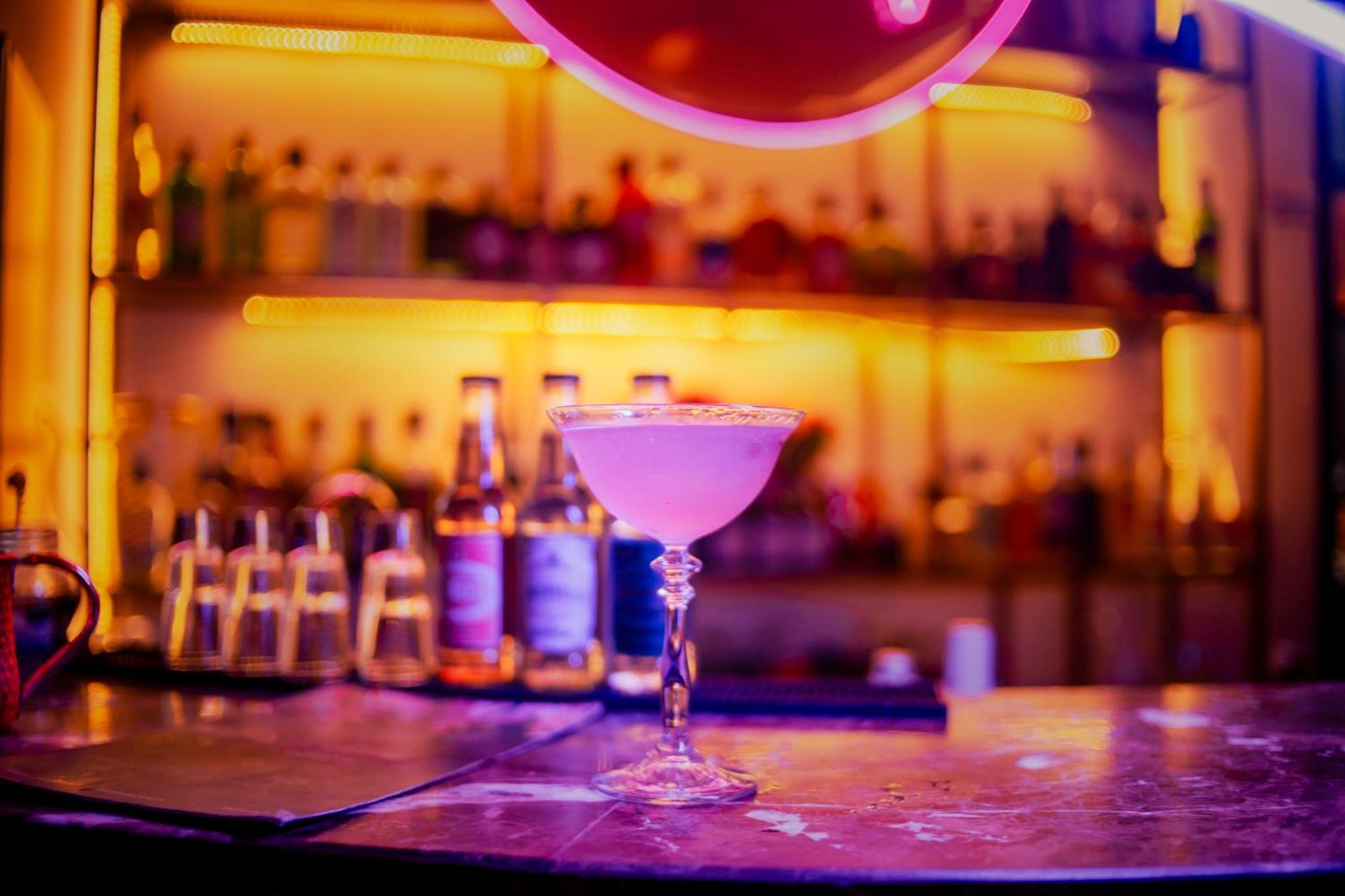 Готель Faranda Collection Barranquilla, A Member Of Radisson Individuals Барранкілья Екстер'єр фото A pink cosmopolitan cocktail