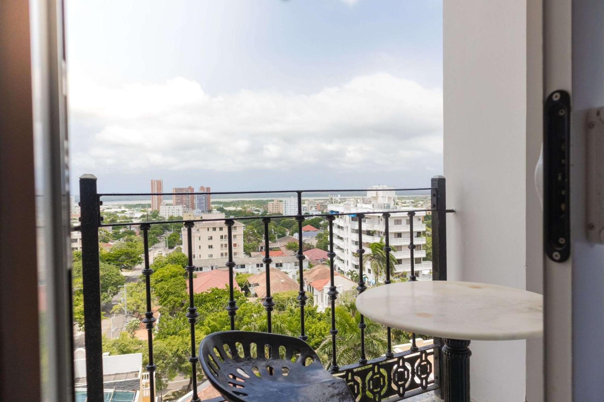 Готель Faranda Collection Barranquilla, A Member Of Radisson Individuals Барранкілья Екстер'єр фото View from a balcony