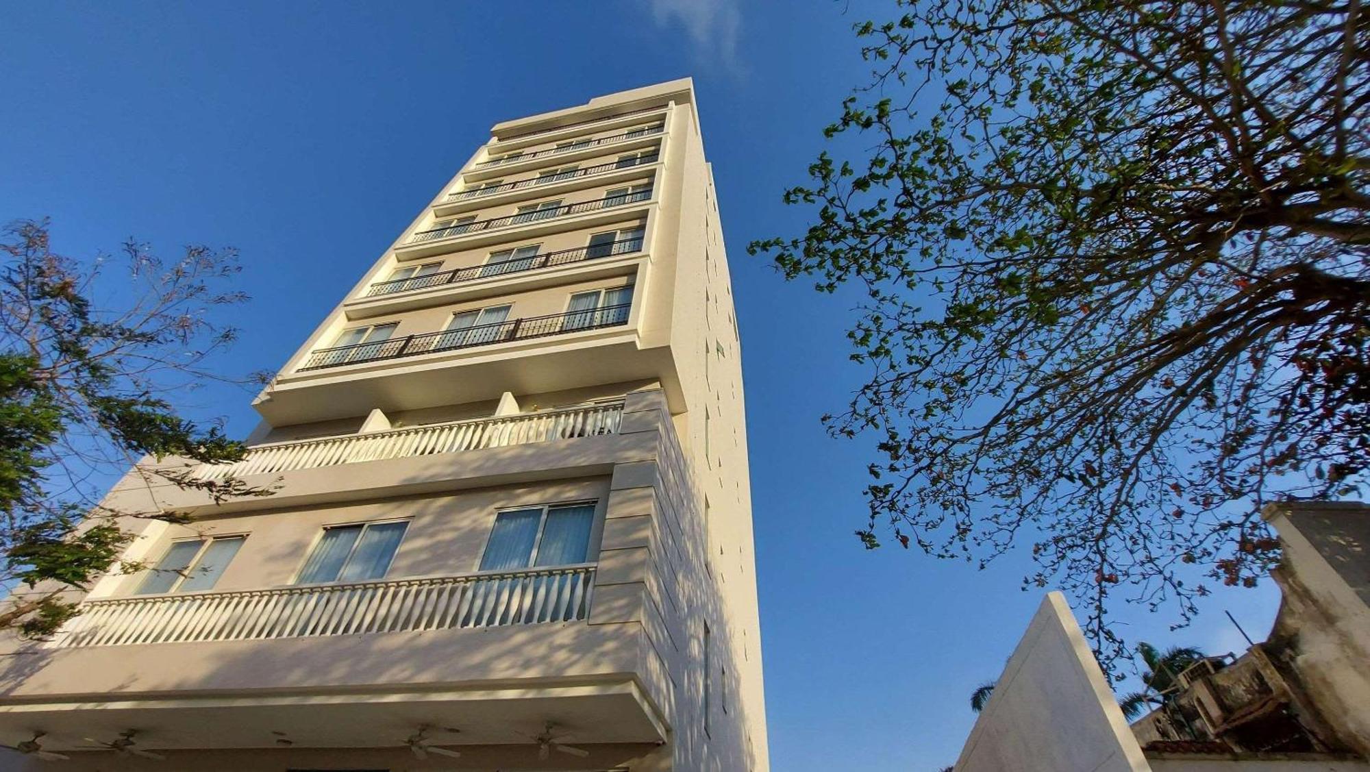 Готель Faranda Collection Barranquilla, A Member Of Radisson Individuals Барранкілья Екстер'єр фото The building in 2019