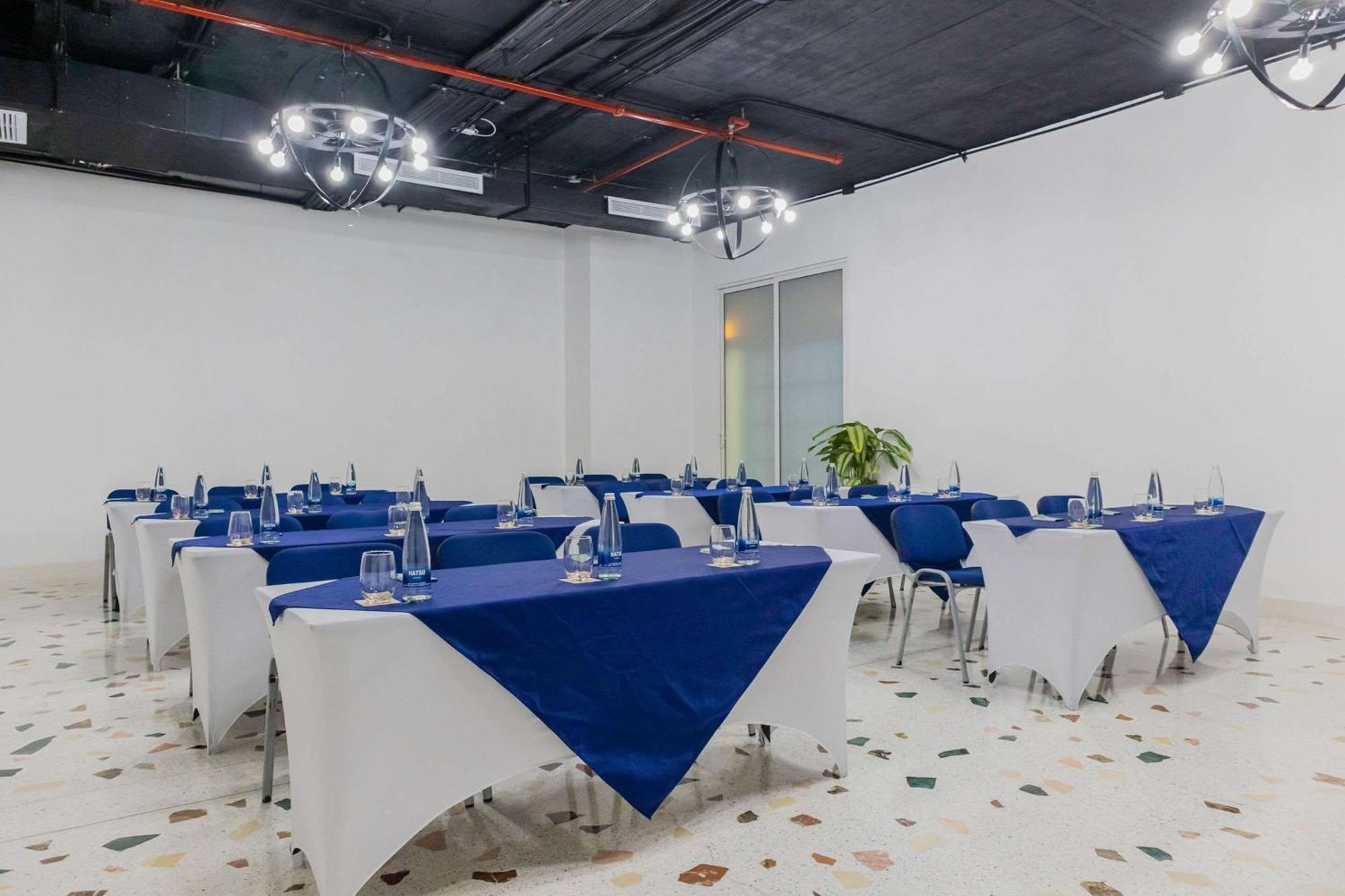 Готель Faranda Collection Barranquilla, A Member Of Radisson Individuals Барранкілья Екстер'єр фото Meeting room